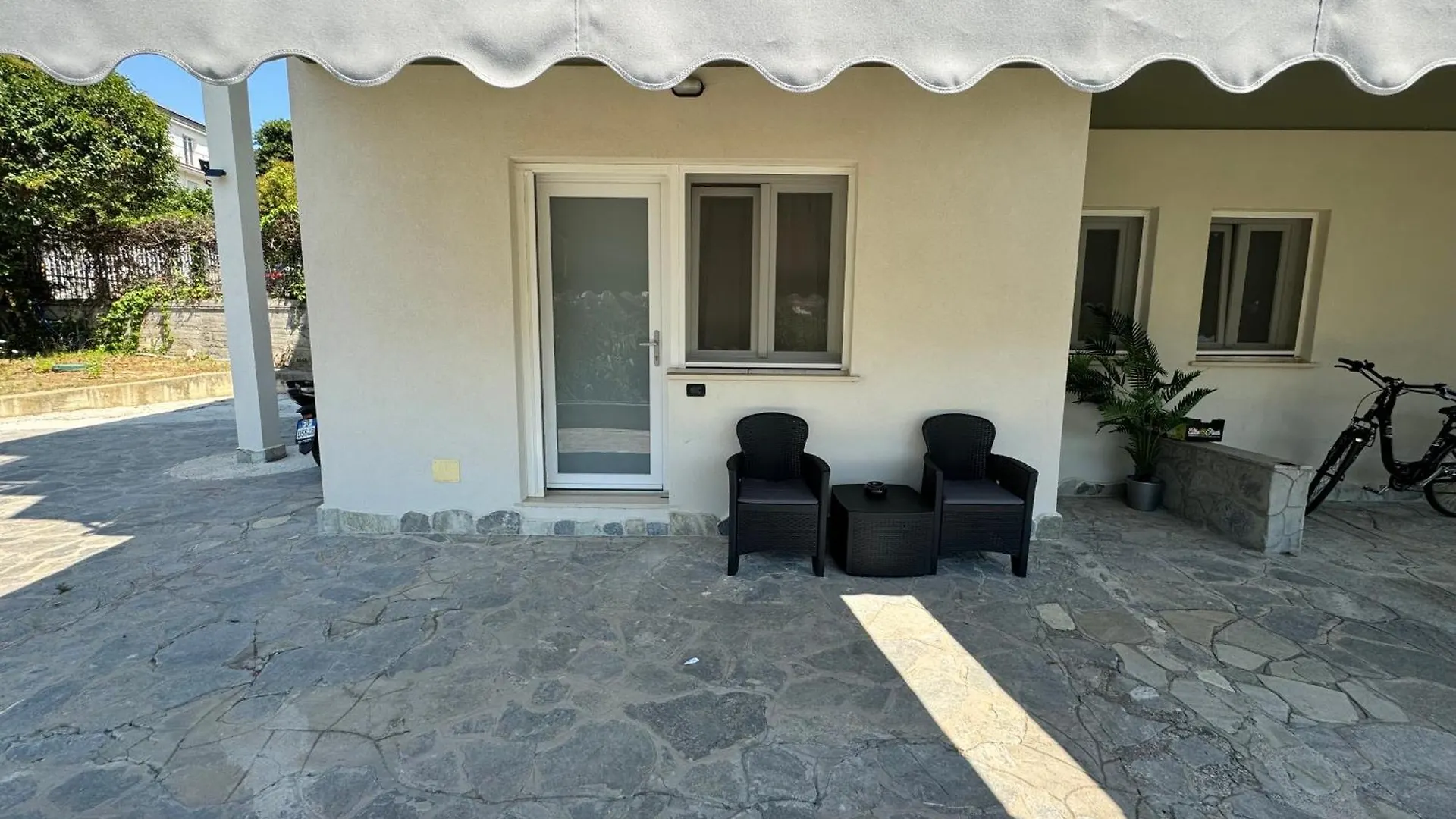L'11 Affittacamere Borghetto Santo Spirito Guest house